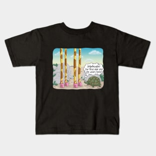 Giraffe and Turtle first date. Kids T-Shirt